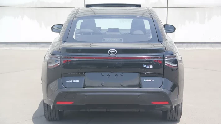 Der neue Toyota bZ3 ist ein vollelektrischer Camry