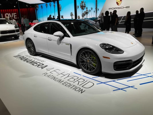 Porsche Panamera kommt mit Platinum Edition-Modell