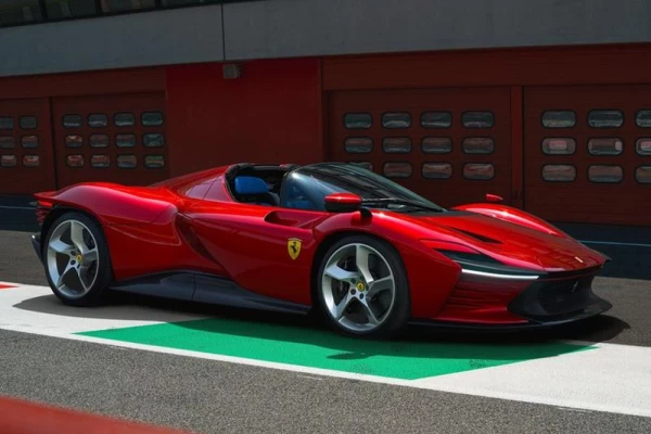 Ferrari Daytona SP3: Preis und beste Ausstattung