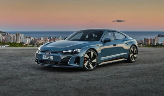 Audi e-tron GT zum „schönsten Auto des Jahres“ gekürt