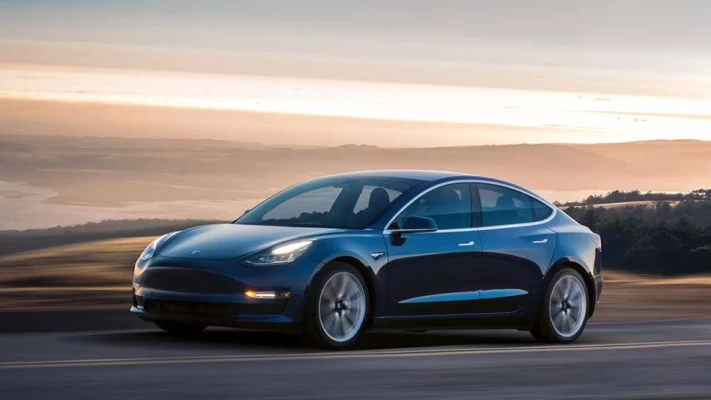 Tesla bringt ein Update seiner autonomen Fahrfunktion