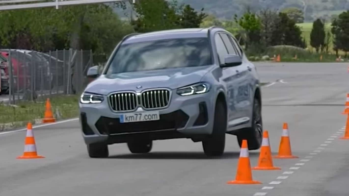 2023 BMW X3 Elch-Test-Video