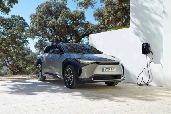 Toyota stellt sein Elektromodell bZ4X vor